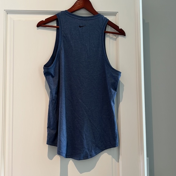 Nike Exercise Tank - Picture 4 of 4